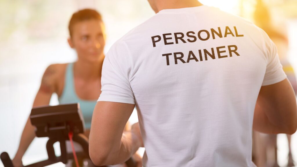 personal trainer helps avoiding mistakes